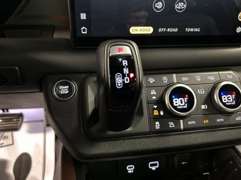 Used 2023 Land Rover Defender 90 X image 18