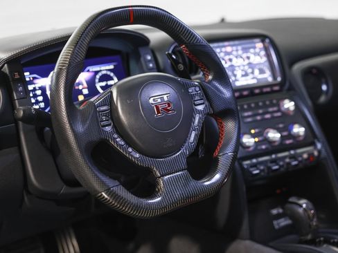 Used 2015 Nissan GT-R Black Edition AWD/4WD image 34