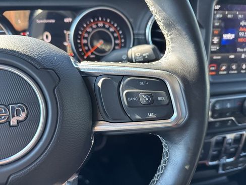 Used 2020 Jeep Gladiator Overland image 18