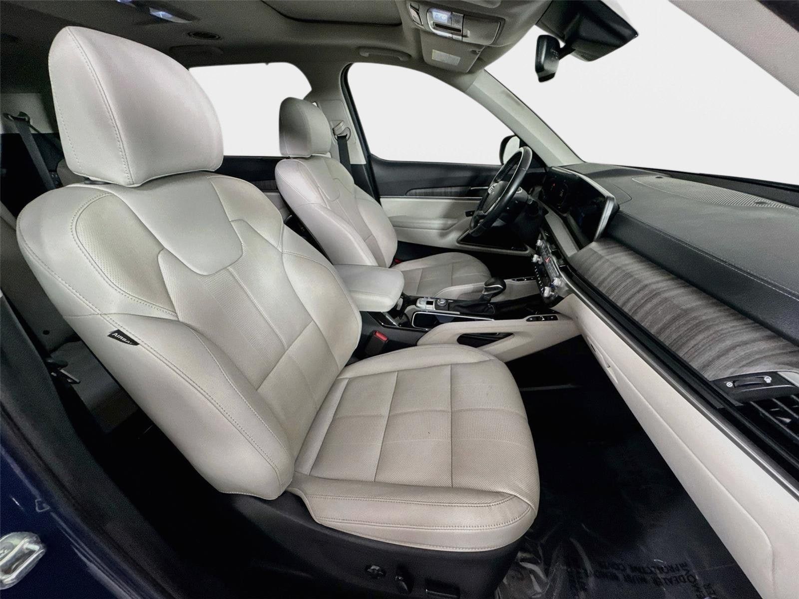 Certified 2023 Kia Telluride EX w/ EX Captain's Chair Package FWD image 30