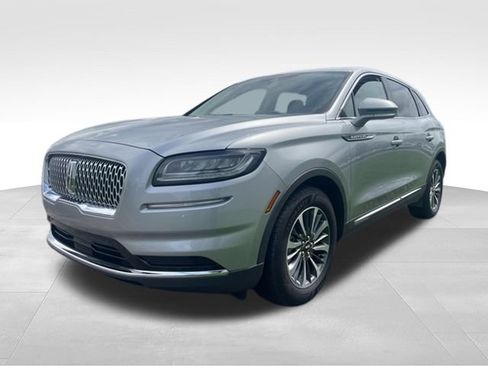Used 2023 Lincoln Nautilus Reserve AWD/4WD image 7