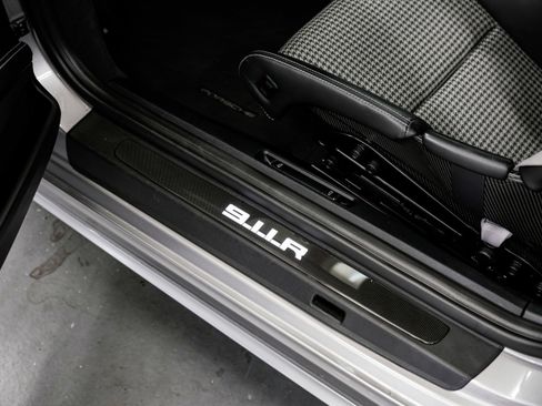 Used 2016 Porsche 911 R RWD image 25