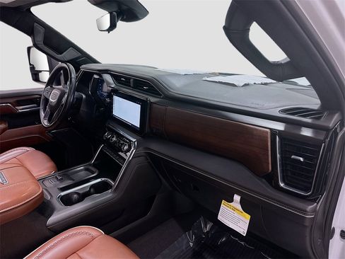 Used 2024 GMC Sierra 2500 Denali Ultimate w/ Max Trailering Package image 31