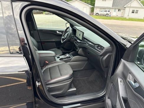 Used 2023 Ford Escape ST-Line w/ Tech Pack #1 AWD/4WD image 6