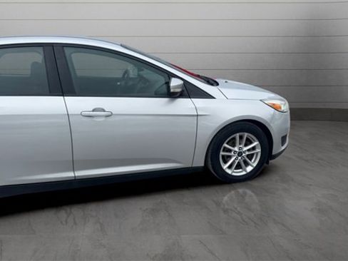 Used 2016 Ford Focus SE w/ SE Cold Weather Package image 14