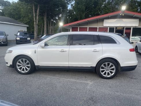 Used 2014 Lincoln MKT AWD w/ Equipment Group 201A image 5