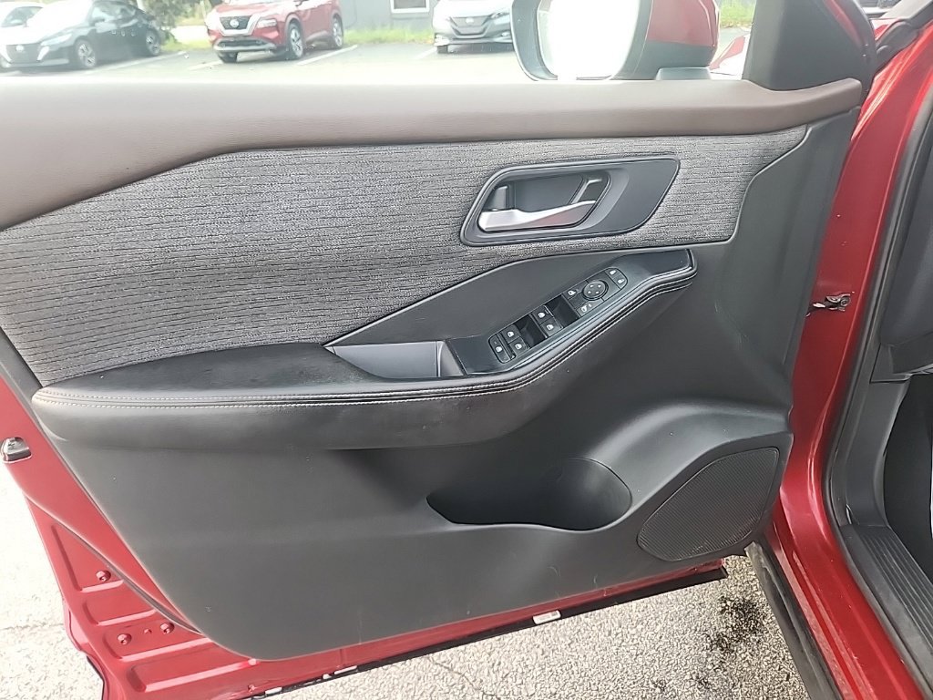 Certified 2023 Nissan Rogue SV AWD/4WD image 11