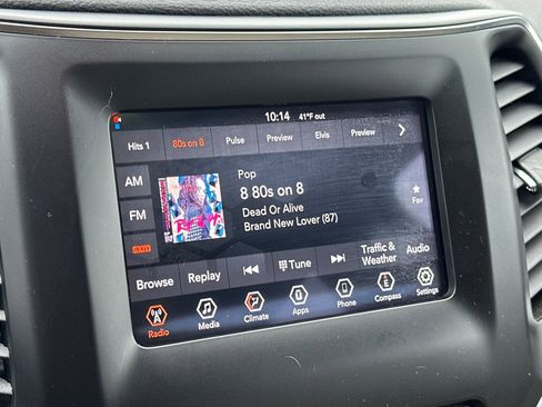 Used 2019 Jeep Cherokee Latitude w/ Popular Appearance Group image 18