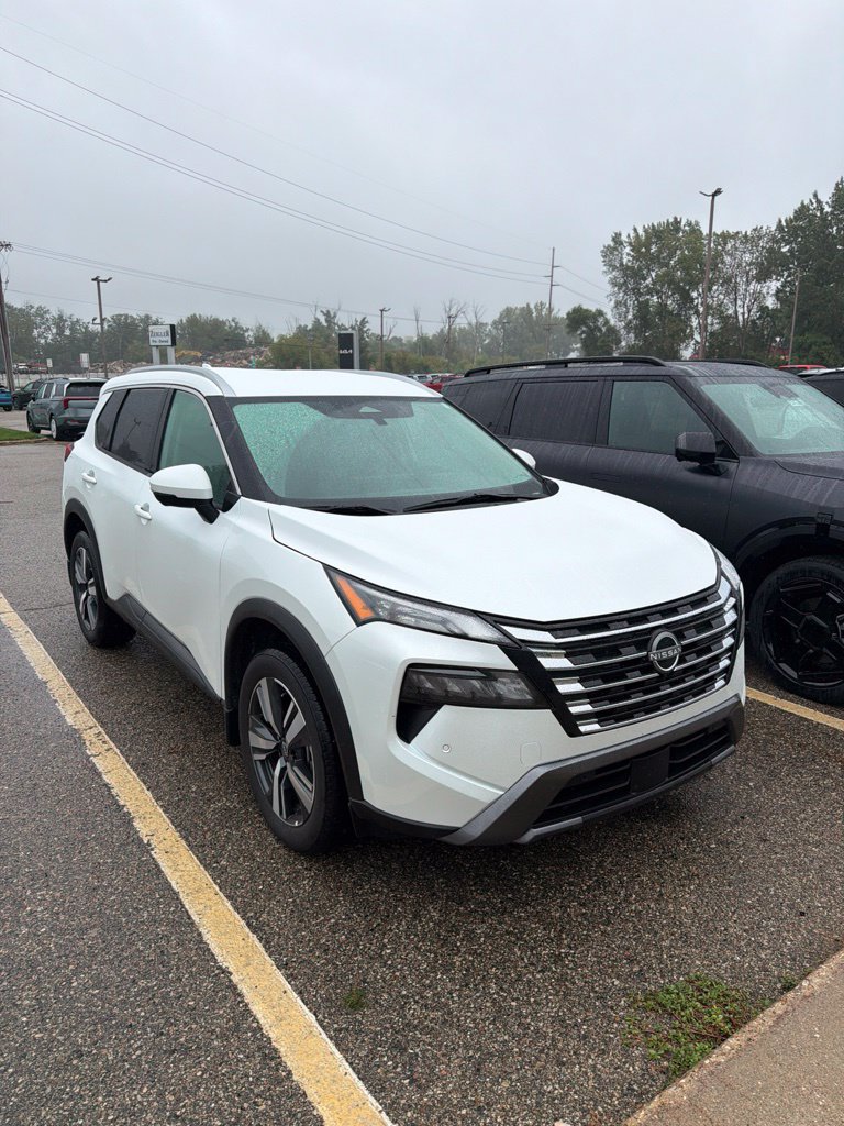 Certified 2024 Nissan Rogue SL AWD/4WD image 3