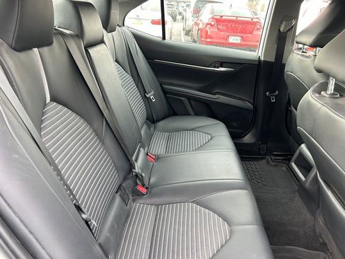 Used 2022 Toyota Camry SE image 29