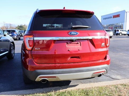 Used 2017 Ford Explorer XLT w/ Equipment Group 202A image 18