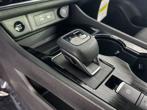 Certified 2025 Nissan Rogue SV image 19