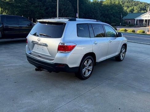 Used 2011 Toyota Highlander Limited w/ Tow Pkg FWD image 5
