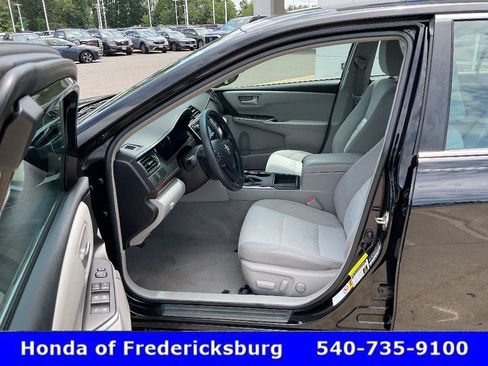 Used 2017 Toyota Camry LE FWD image 26