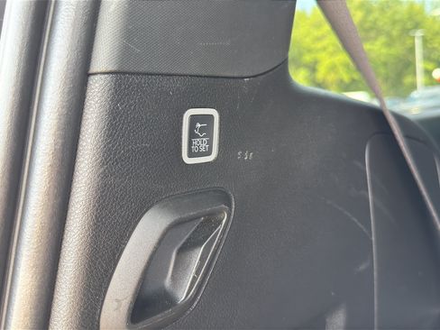 Used 2025 Jeep Wagoneer Series II AWD/4WD image 10