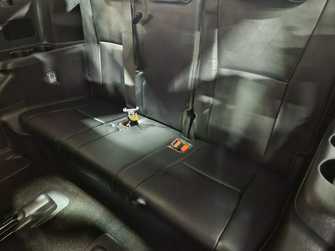 Used 2023 Toyota Highlander XLE image 53