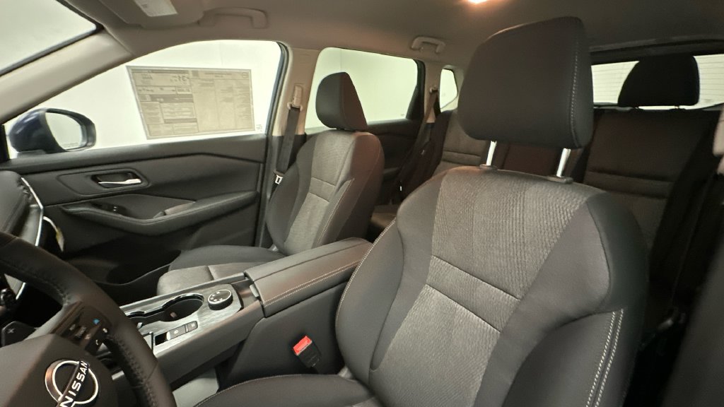 New 2026 Nissan Rogue SV AWD/4WD image 7