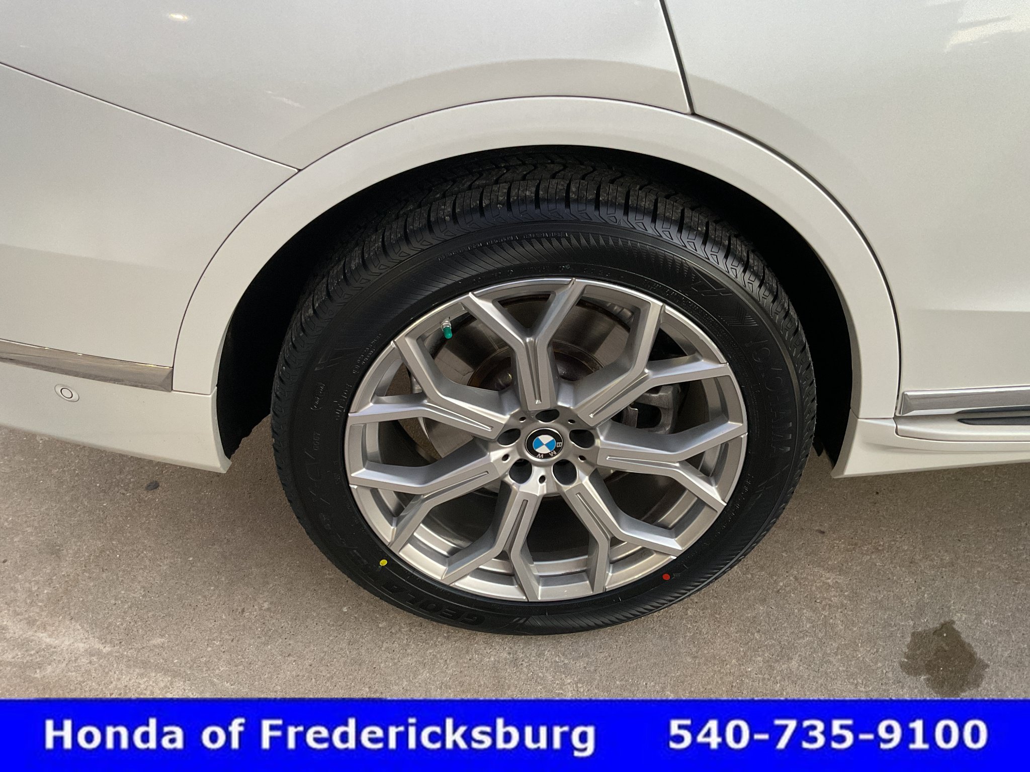 Used 2022 BMW X7 xDrive40i w/ Executive Package AWD/4WD image 13