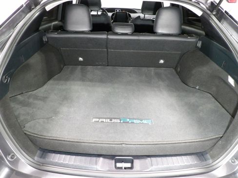 Used 2021 Toyota Prius Prime XLE w/ Carpet Mat Package (TMS) FWD image 6