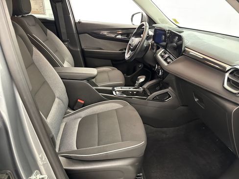 Used 2024 Chevrolet TrailBlazer LT w/ Convenience Package AWD/4WD image 24