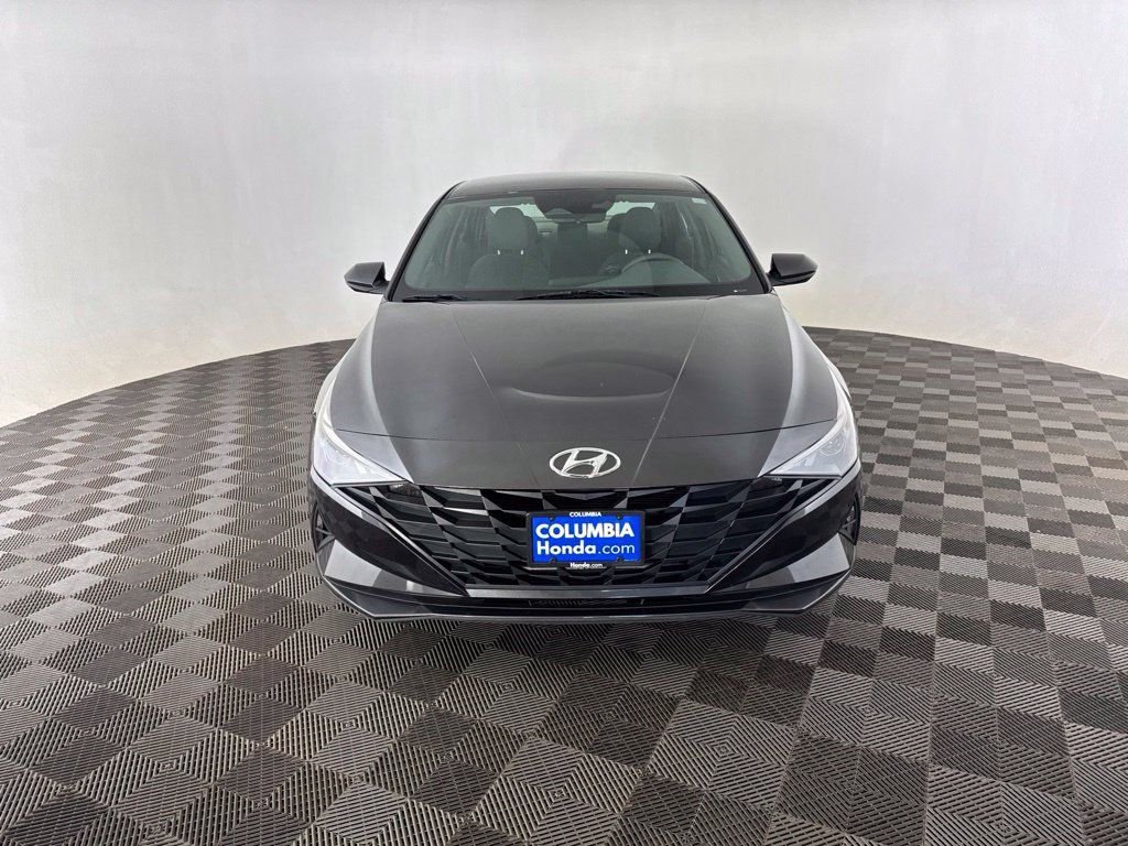 Used 2022 Hyundai Elantra SEL FWD image 2