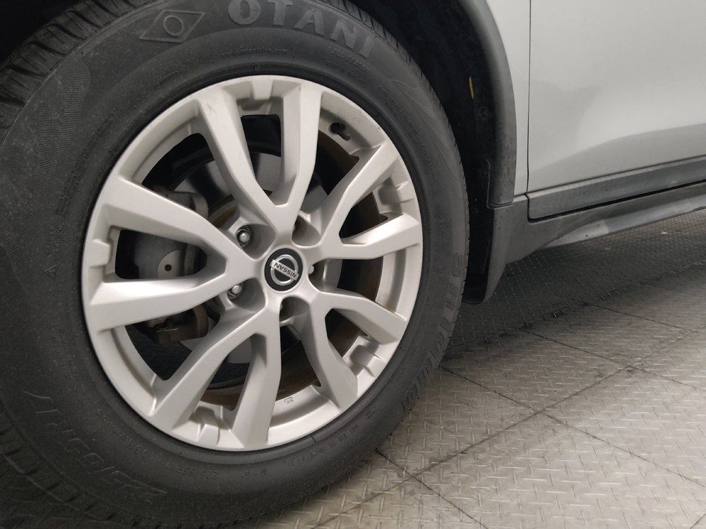Used 2018 Nissan Rogue SV FWD image 31