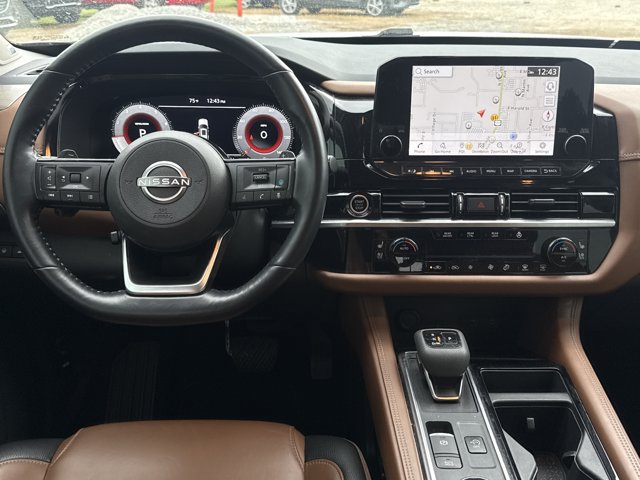 Used 2023 Nissan Pathfinder Platinum AWD/4WD image 4