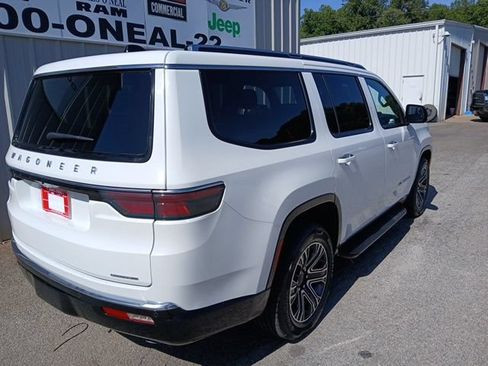 Used 2024 Jeep Wagoneer Series II AWD/4WD image 3