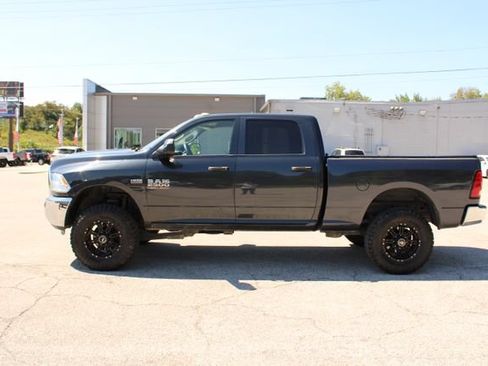 Used 2017 RAM 2500 Tradesman w/ Chrome Appearance Group AWD/4WD image 4