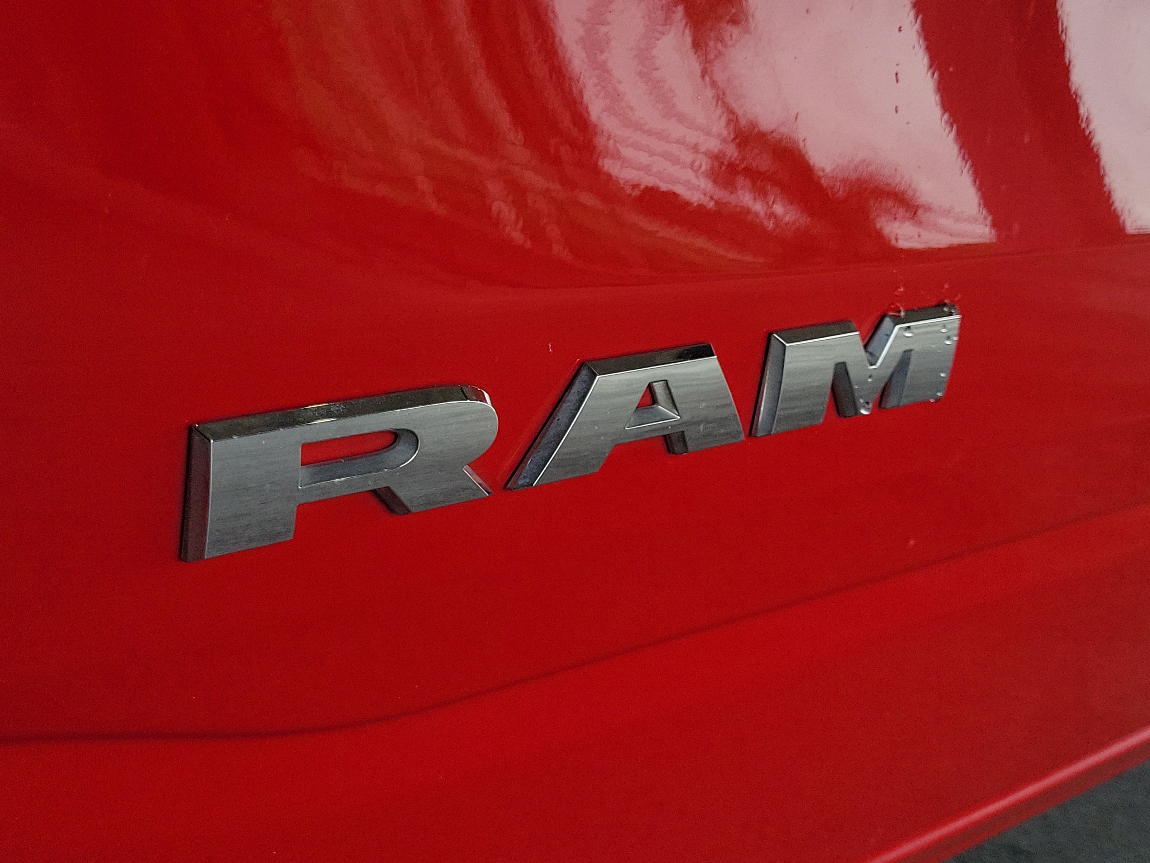 Used 2025 RAM 1500 Big Horn AWD/4WD image 6