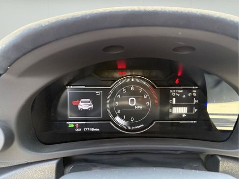 Used 2023 Toyota GR86 Premium RWD image 9