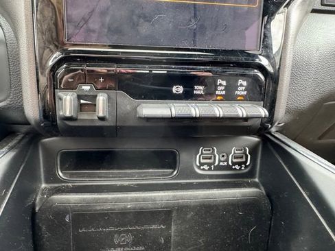 Used 2020 RAM 2500 Laramie image 31