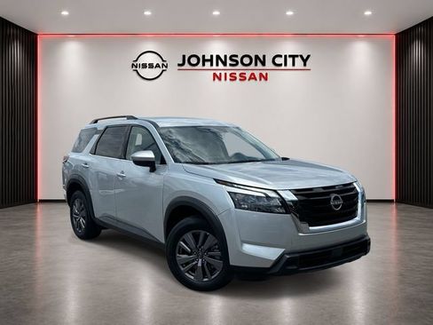 Used 2025 Nissan Pathfinder SV AWD/4WD image 1