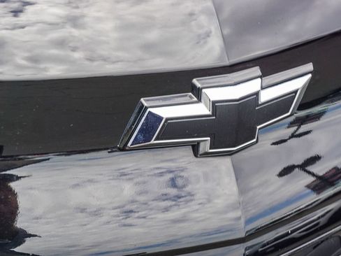 Used 2022 Chevrolet Bolt LT FWD image 11