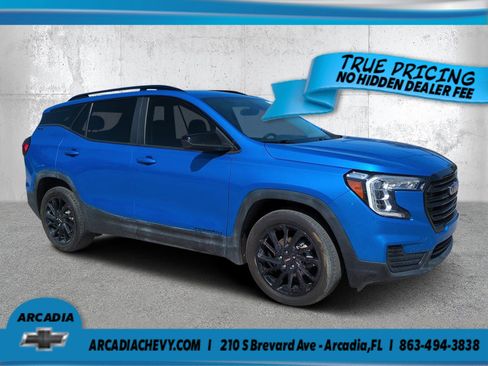 Used 2024 GMC Terrain SLE w/ Driver Convenience Package FWD image 1