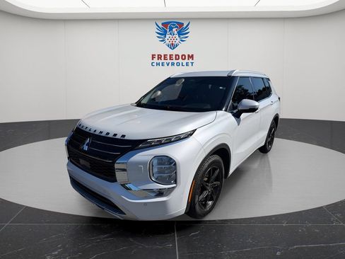 Used 2022 Mitsubishi Outlander SEL AWD/4WD image 1