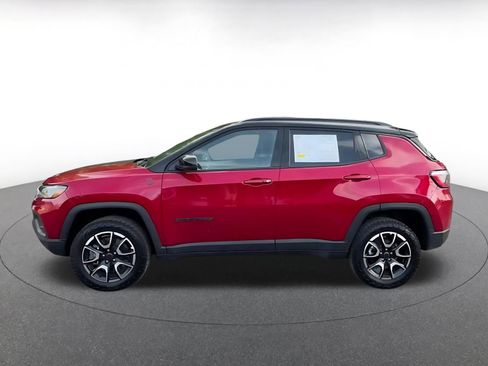 Used 2025 Jeep Compass Trailhawk AWD/4WD image 8