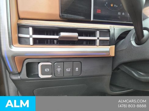 Used 2025 Hyundai Santa Fe Limited FWD image 31