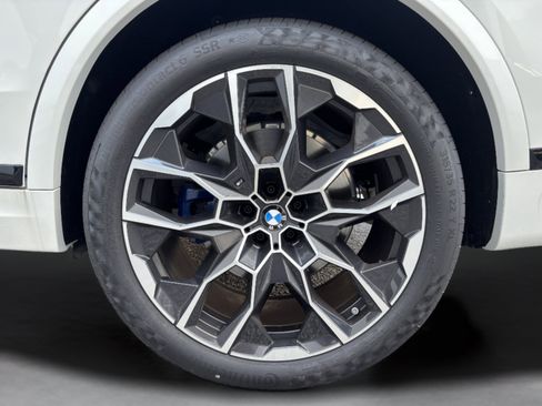 Used 2026 BMW X7 xDrive40i w/ Executive Package AWD/4WD image 36