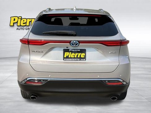 Used 2024 Toyota Venza XLE AWD/4WD image 6