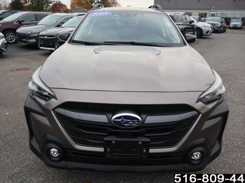 Used 2023 Subaru Outback Premium image 2