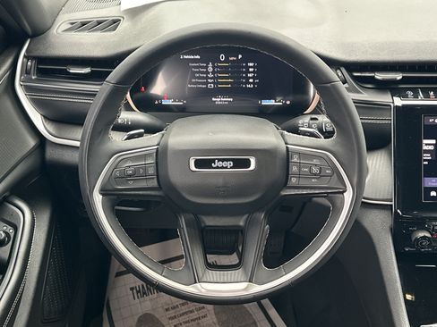 Used 2023 Jeep Grand Cherokee L Laredo AWD/4WD image 25