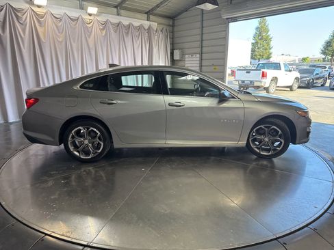 Used 2023 Chevrolet Malibu LT image 4