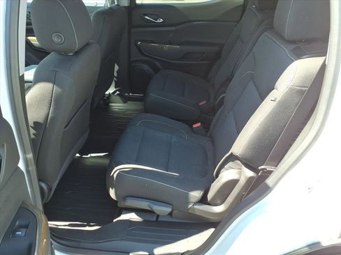 Used 2023 GMC Acadia SLE w/ Driver Convenience Package image 12