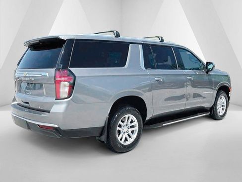 Used 2021 Chevrolet Suburban LT AWD/4WD image 9