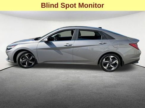 Used 2023 Hyundai Elantra Limited image 6