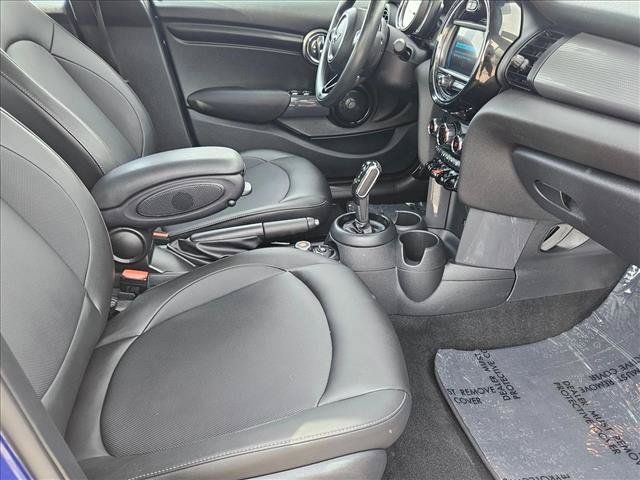Used 2020 MINI Cooper 4-Door Hardtop w/ Storage Package FWD image 20