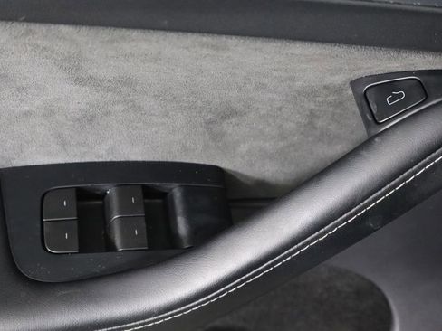 Used 2023 Tesla Model Y Long Range AWD/4WD image 18