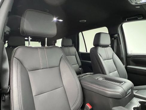 Used 2024 Chevrolet Tahoe RST w/ RST Performance Edition image 7