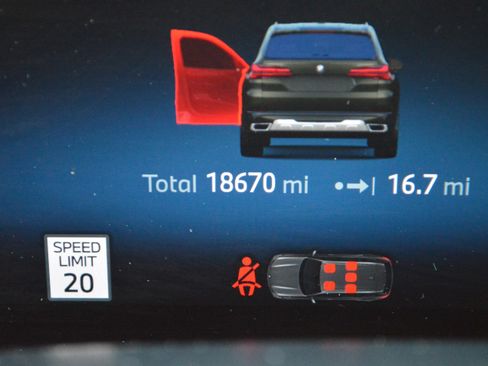 Certified 2025 BMW X5 xDrive40i w/ Premium Package image 16